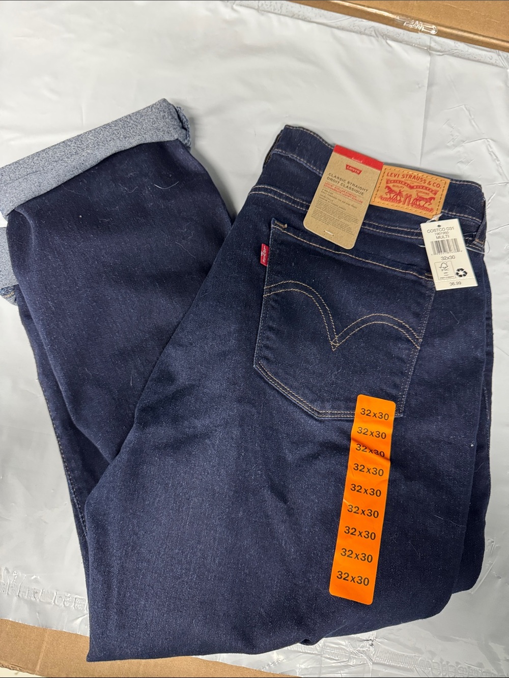 Levi's Straight Leg Jeans in Dark Indigo Blue